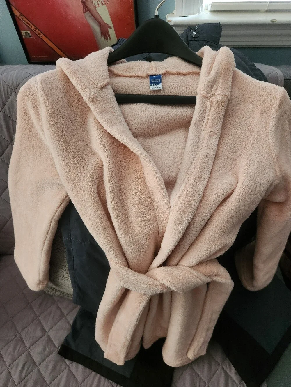 Old NAVY Girls Pink Fluffy Belted Robe Size 8 (M)